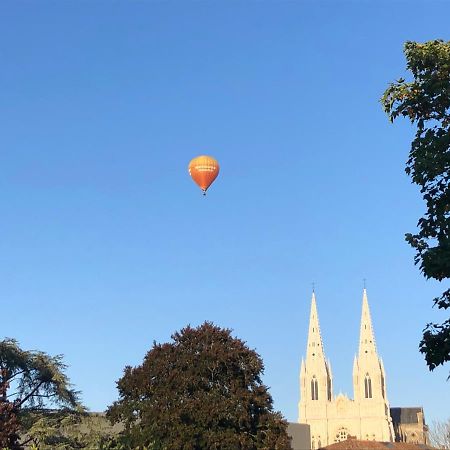 Au Rez De Jardin Hotel Cholet Kültér fotó